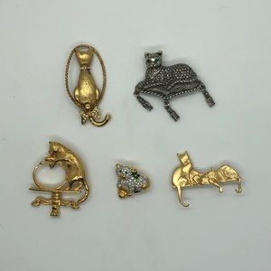 Cat brooch lot A